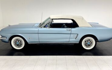 Ford-Mustang-1966-Silver-Blue-Blue-2