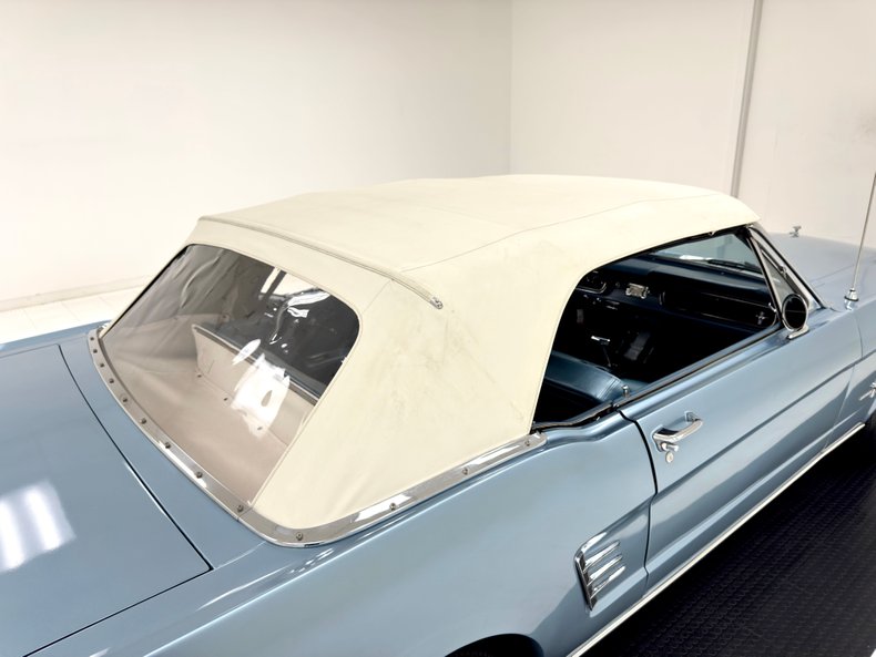 Ford-Mustang-1966-Silver-Blue-Blue-22