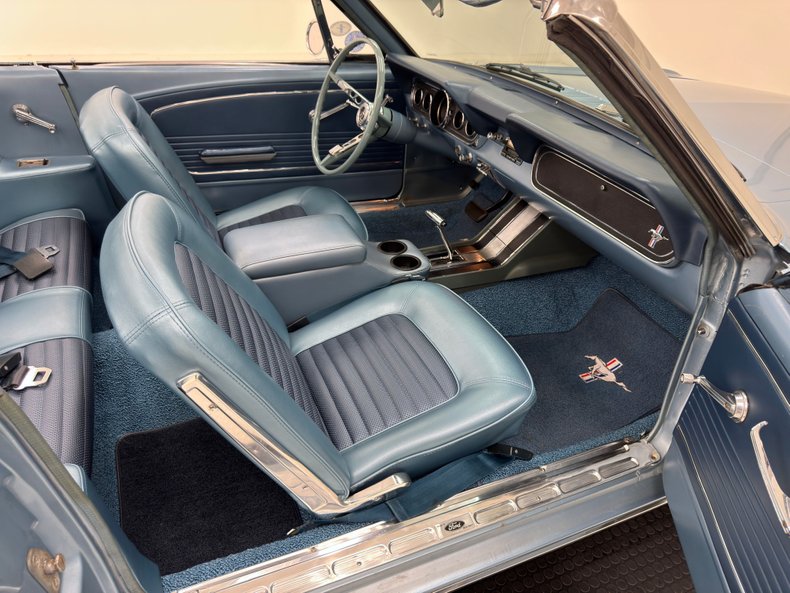 Ford-Mustang-1966-Silver-Blue-Blue-39
