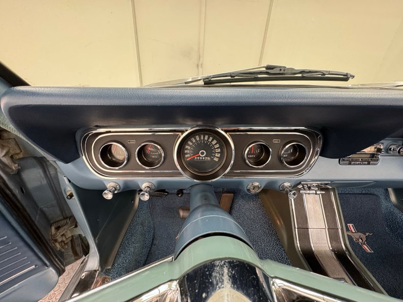Ford-Mustang-1966-Silver-Blue-Blue-42