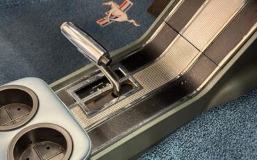 Ford-Mustang-1966-Silver-Blue-Blue-46