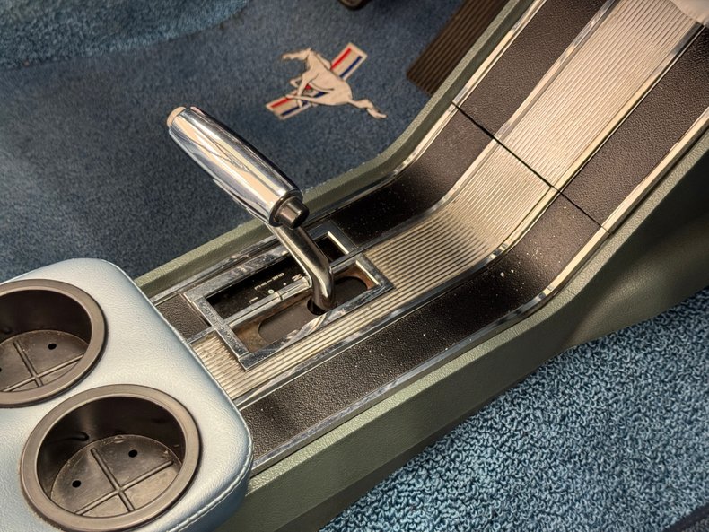 Ford-Mustang-1966-Silver-Blue-Blue-46
