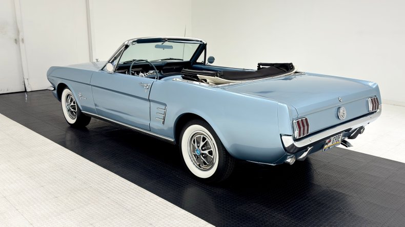 Ford-Mustang-1966-Silver-Blue-Blue-5