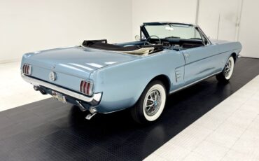 Ford-Mustang-1966-Silver-Blue-Blue-8