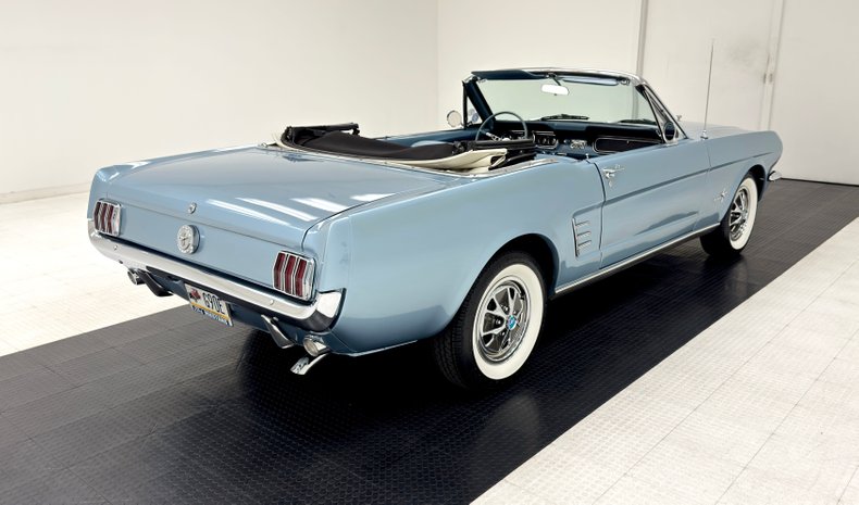 Ford-Mustang-1966-Silver-Blue-Blue-8