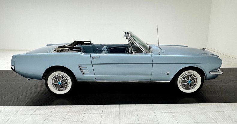 Ford-Mustang-1966-Silver-Blue-Blue-9