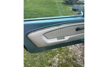 Ford-Mustang-1966-Turquoise-Turquoise-and-white-12