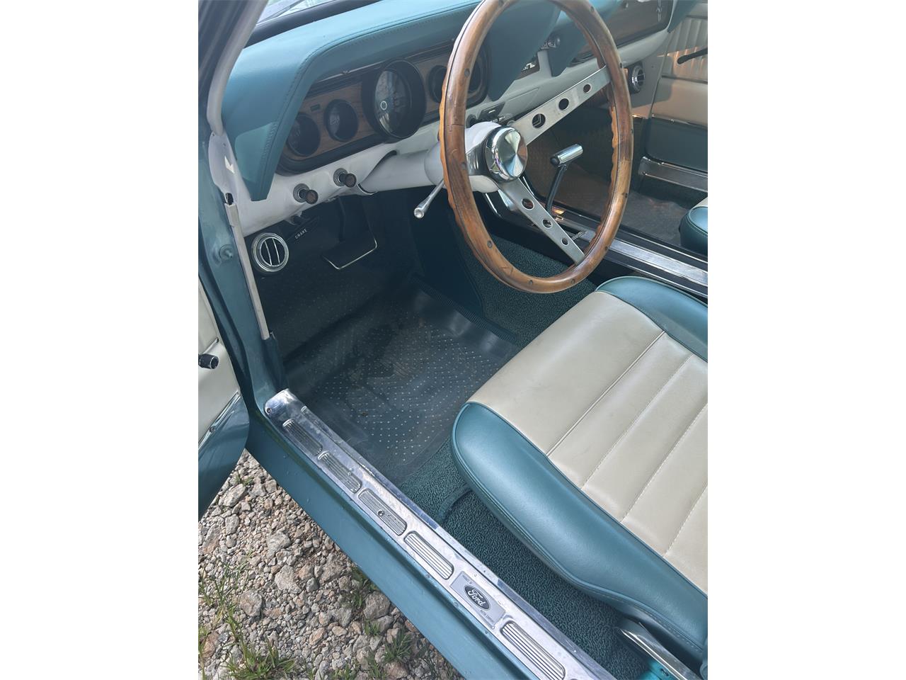 Ford-Mustang-1966-Turquoise-Turquoise-and-white-14