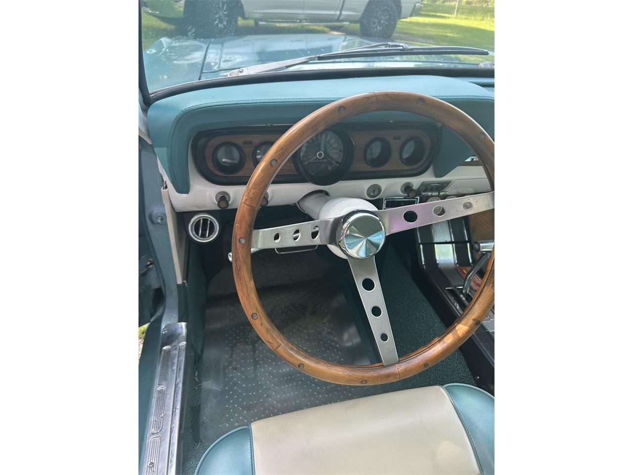 Ford-Mustang-1966-Turquoise-Turquoise-and-white-15