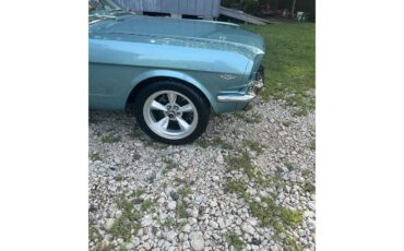 Ford-Mustang-1966-Turquoise-Turquoise-and-white-3