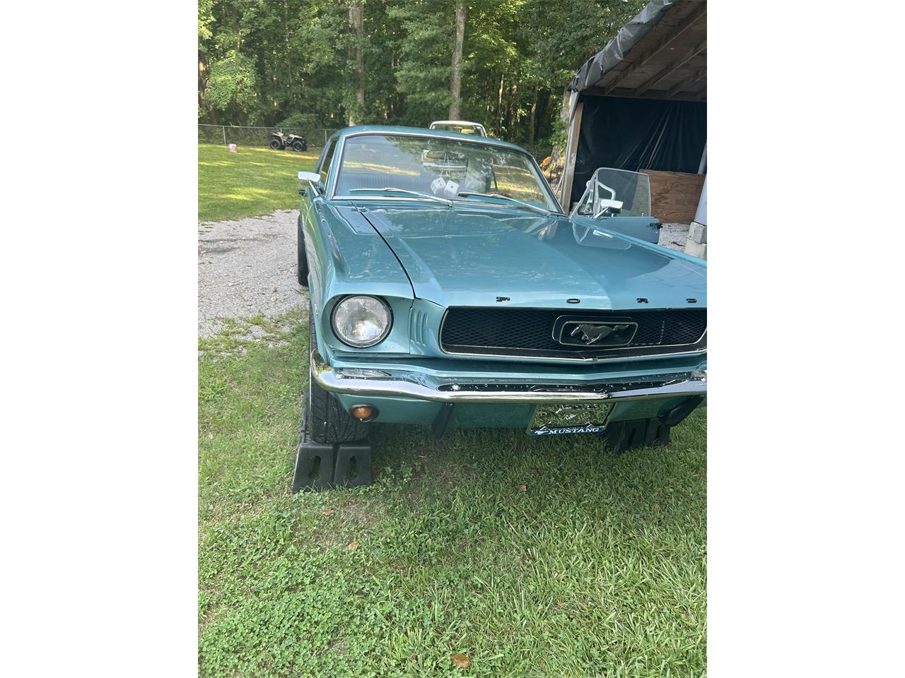 Ford-Mustang-1966-Turquoise-Turquoise-and-white-5