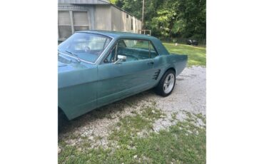Ford-Mustang-1966-Turquoise-Turquoise-and-white-7