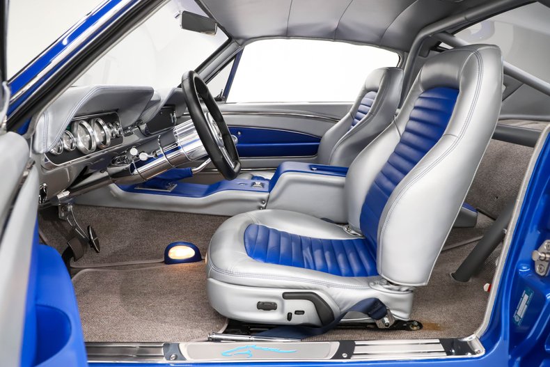 Ford-Mustang-1966-Vibrant-Blue-Silver-36