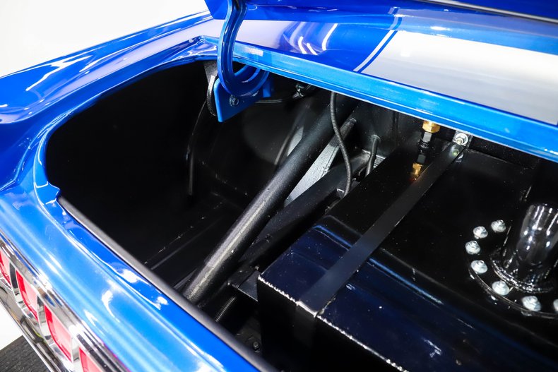 Ford-Mustang-1966-Vibrant-Blue-Silver-46