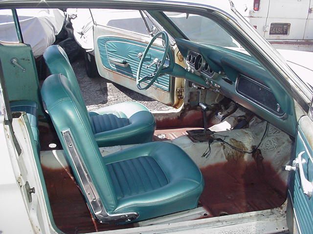 Ford-Mustang-1966-White-1
