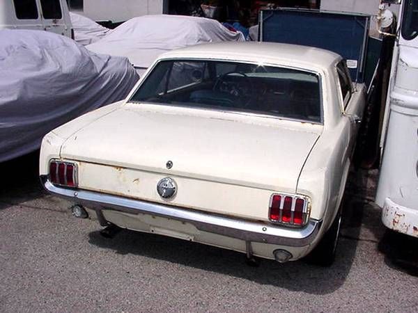Ford-Mustang-1966-White-10