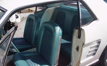 Ford-Mustang-1966-White-17