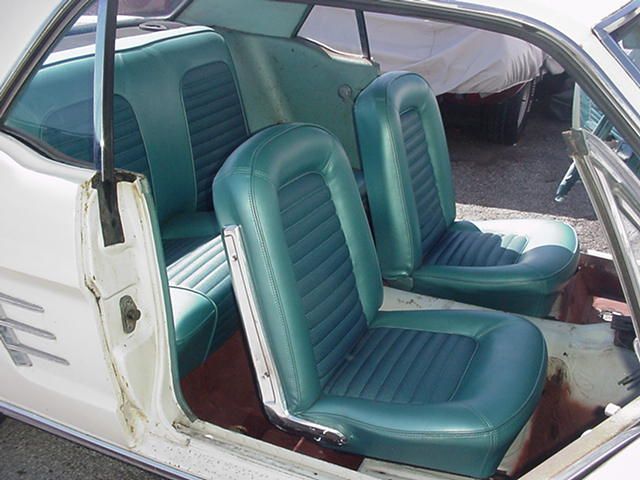 Ford-Mustang-1966-White-3