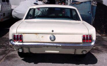 Ford-Mustang-1966-White-4
