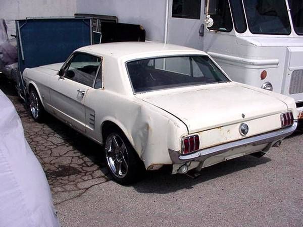 Ford-Mustang-1966-White-7