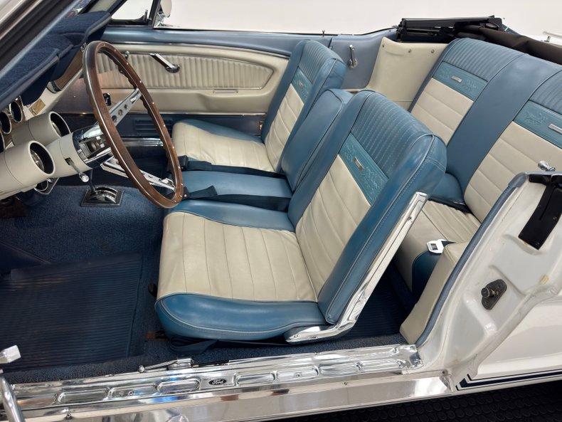 Ford-Mustang-1966-White-Blue-12