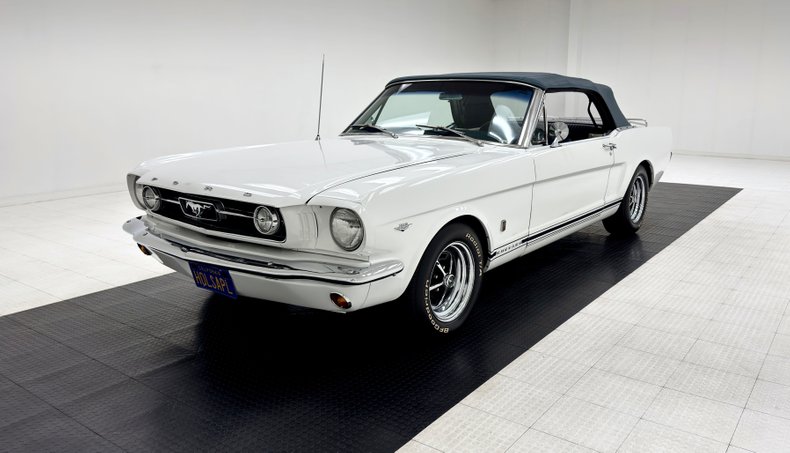 Ford-Mustang-1966-White-Blue-13