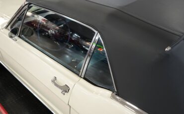 Ford-Mustang-1966-White-Blue-14