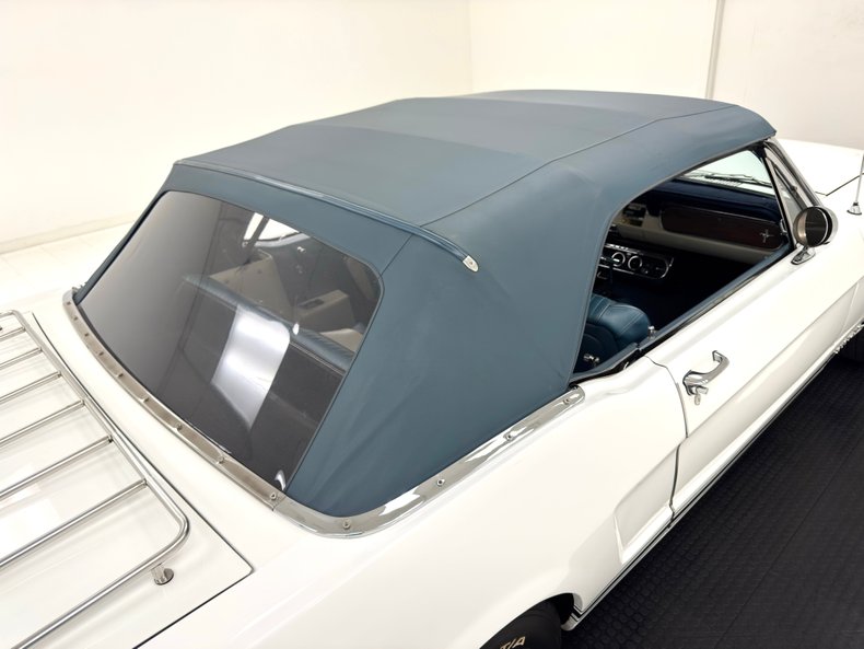 Ford-Mustang-1966-White-Blue-19