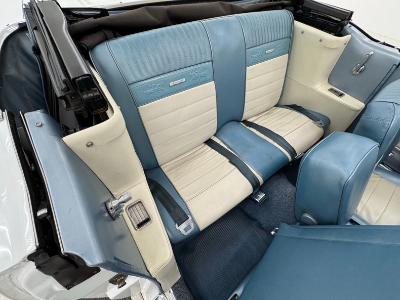 Ford-Mustang-1966-White-Blue-20