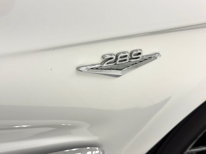 Ford-Mustang-1966-White-Blue-23