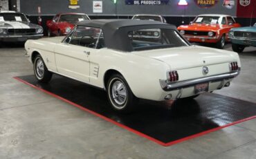 Ford-Mustang-1966-White-Blue-25