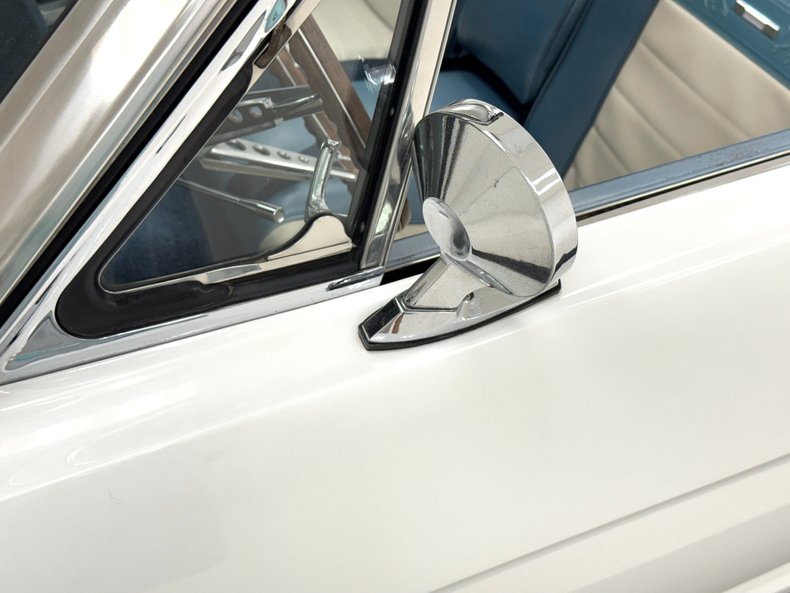 Ford-Mustang-1966-White-Blue-26