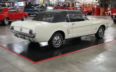 Ford-Mustang-1966-White-Blue-27