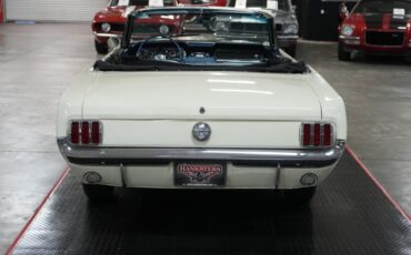 Ford-Mustang-1966-White-Blue-3
