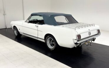 Ford-Mustang-1966-White-Blue-3