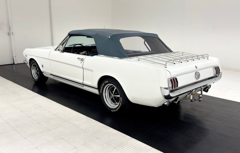 Ford-Mustang-1966-White-Blue-3