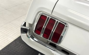 Ford-Mustang-1966-White-Blue-30