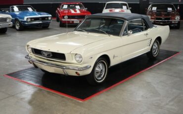 Ford-Mustang-1966-White-Blue-31