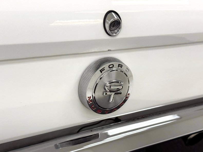 Ford-Mustang-1966-White-Blue-31