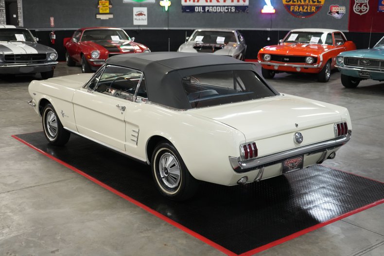 Ford-Mustang-1966-White-Blue-33
