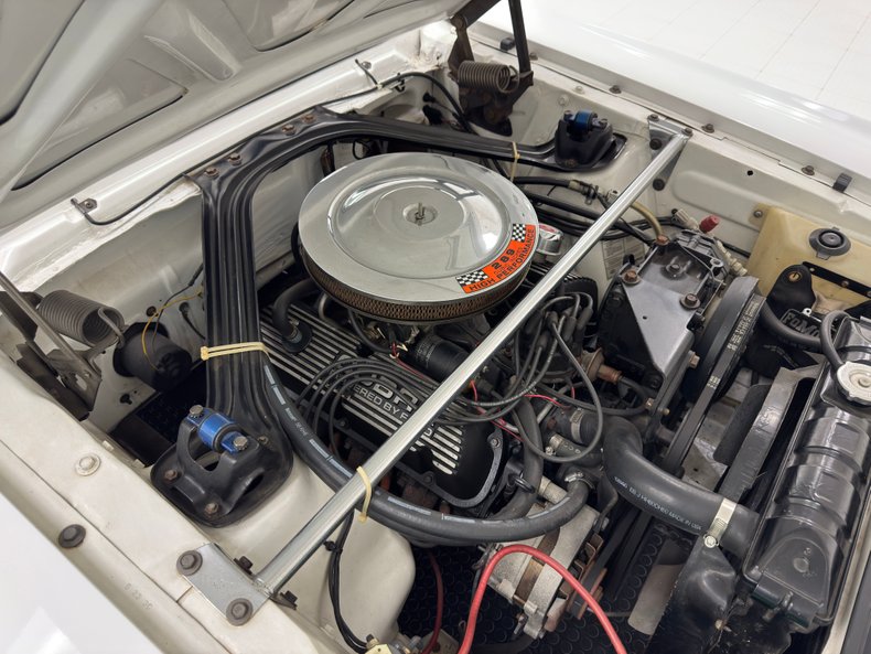 Ford-Mustang-1966-White-Blue-33