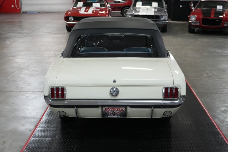 Ford-Mustang-1966-White-Blue-34