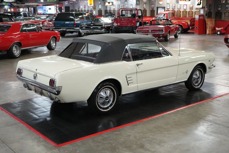 Ford-Mustang-1966-White-Blue-35