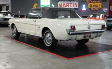 Ford-Mustang-1966-White-Blue-37