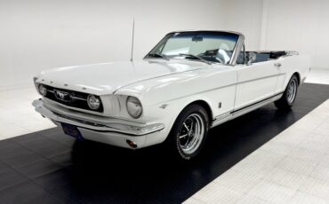 Ford-Mustang-1966-White-Blue