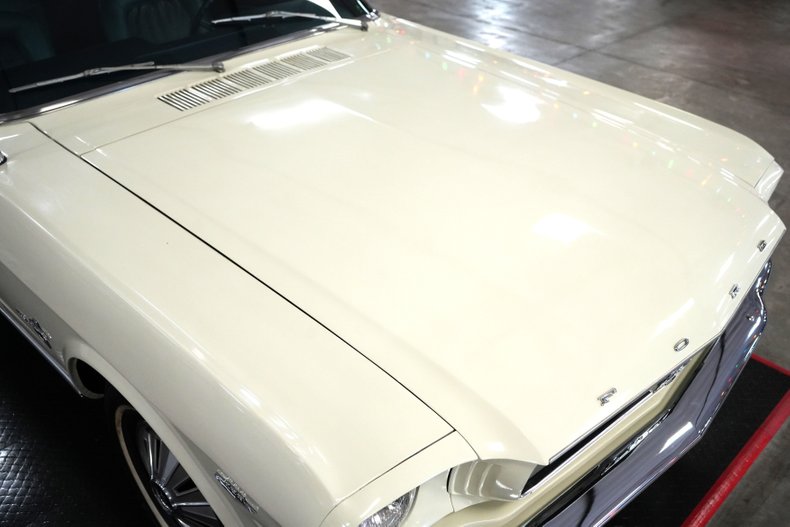 Ford-Mustang-1966-White-Blue-47