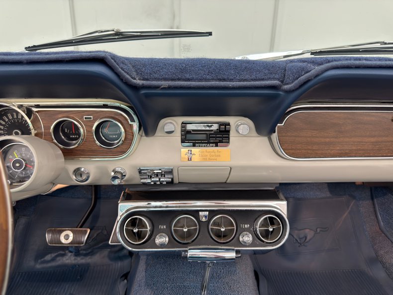 Ford-Mustang-1966-White-Blue-47