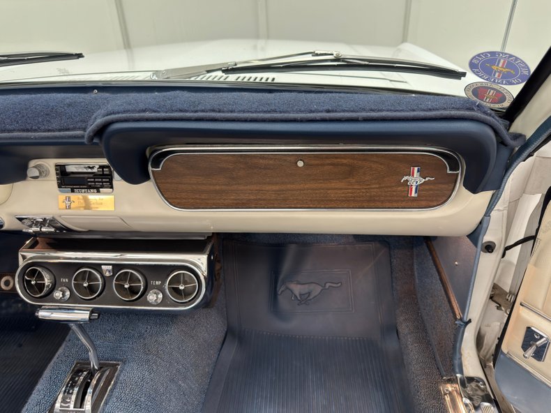 Ford-Mustang-1966-White-Blue-48