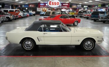 Ford-Mustang-1966-White-Blue-5