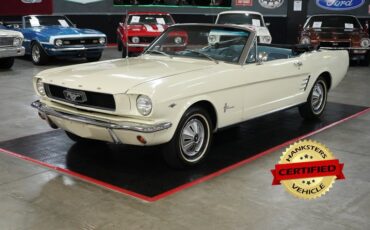 Ford-Mustang-1966-White-Blue